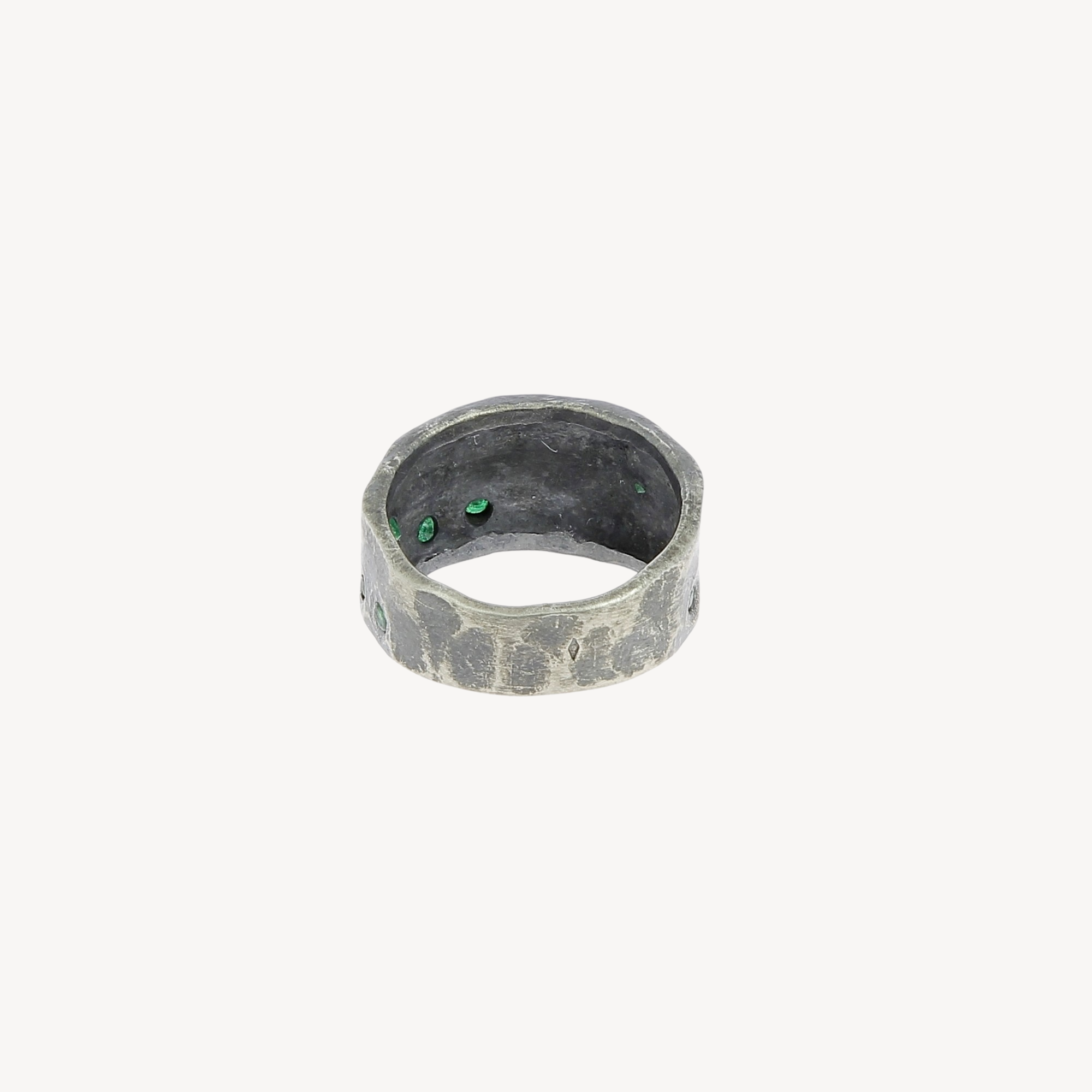 Silver ring 10 emeralds