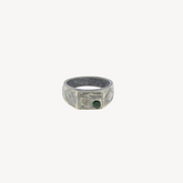 Little silver signet ring 1 emerald