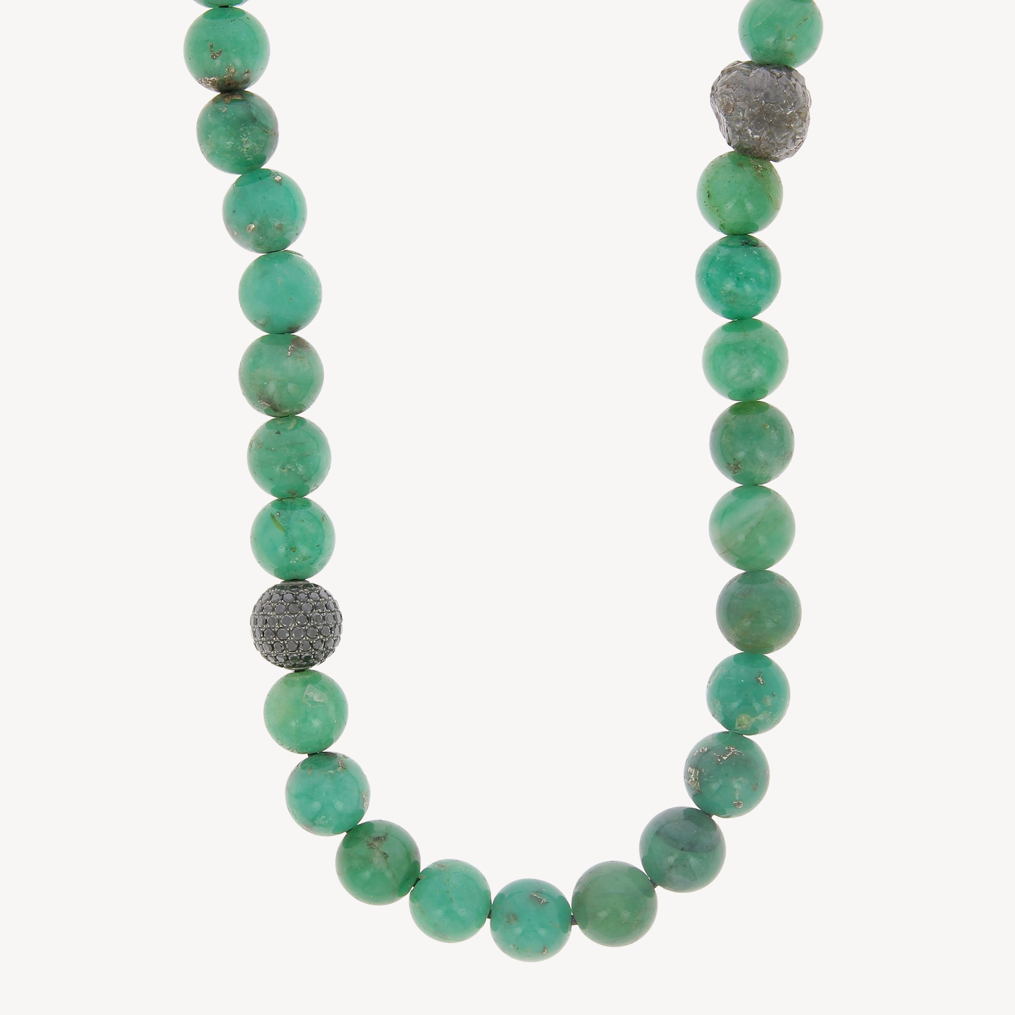 Emerald and black diamonds necklace
